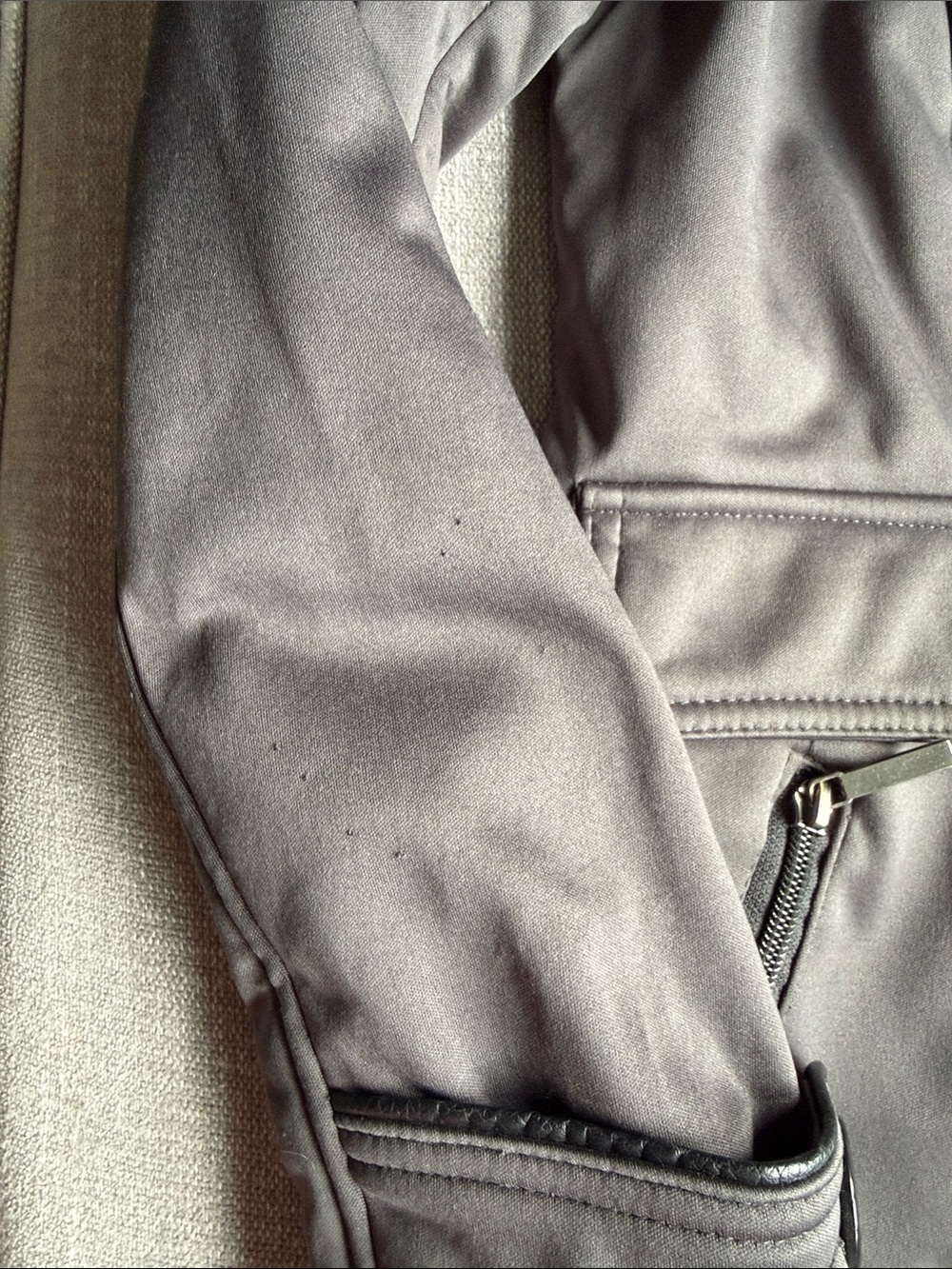Yoki Jacket - Picture 2 of 7